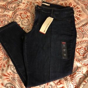 Levi’s 711 skinny pin tucked jeans